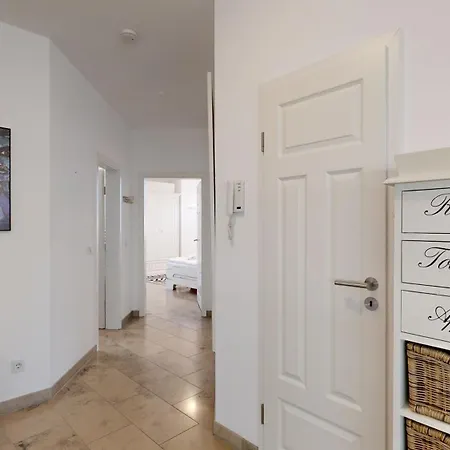 Fewo Direkt Am Strand Mit Balkon Und Meerblick, Villa Seeblick, Binz *