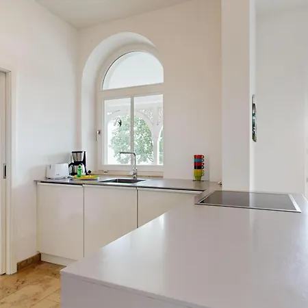 FeWo direkt am Strand mit Balkon und Meerblick, Villa Seeblick, Binz Apartment Binz