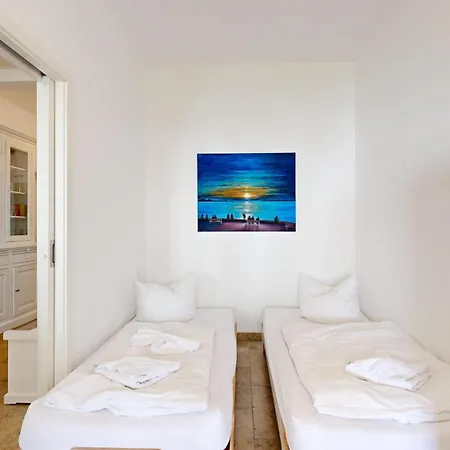 FeWo direkt am Strand mit Balkon und Meerblick, Villa Seeblick, Binz * Binz