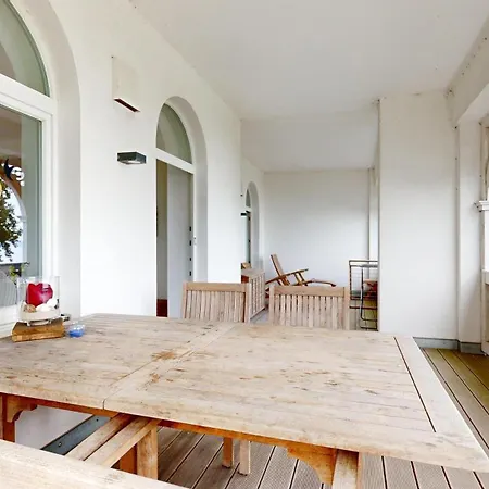 FeWo direkt am Strand mit Balkon und Meerblick, Villa Seeblick, Binz