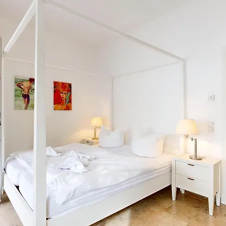 Apartment FeWo direkt am Strand mit Balkon und Meerblick, Villa Seeblick, Binz